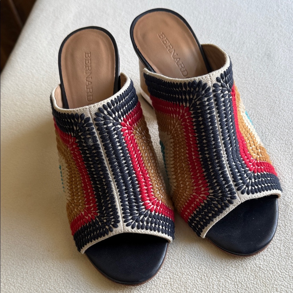 Bernardo Colorful Woven Block Heel Mules, size 7.5. - Picture 2 of 9